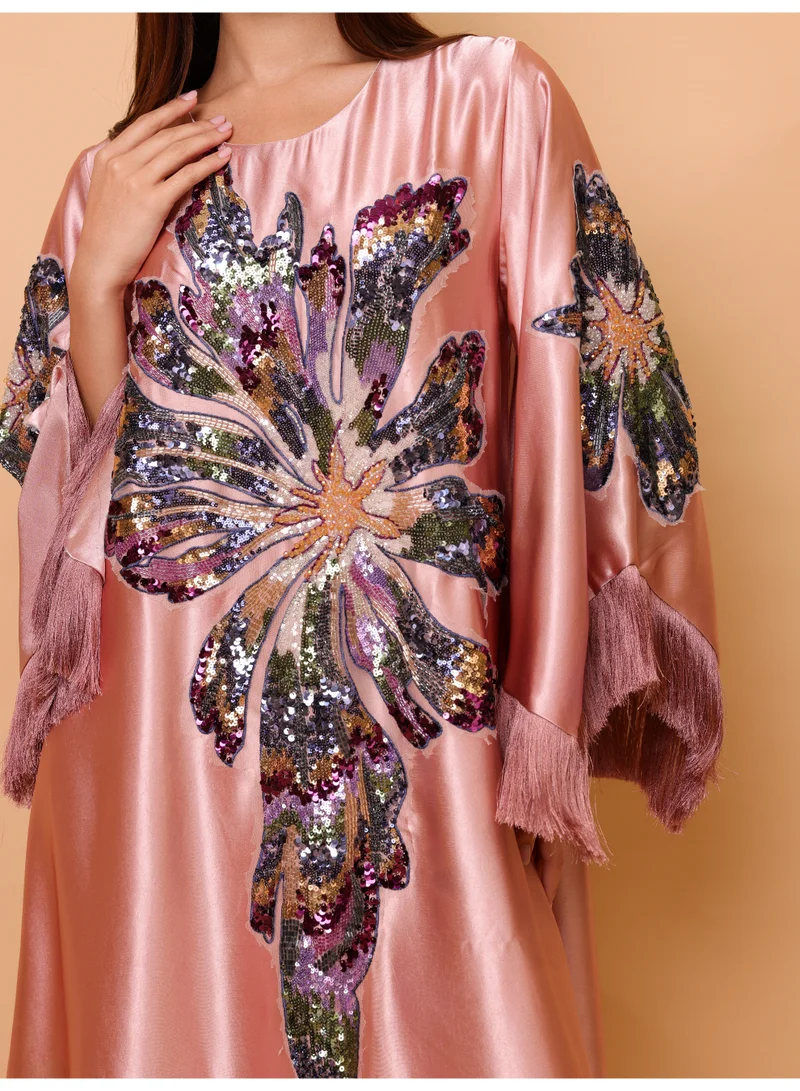 اكسا أكمام عصرية أنيقة من القماش اللامع بتصميم زهور كبيرة ملونة