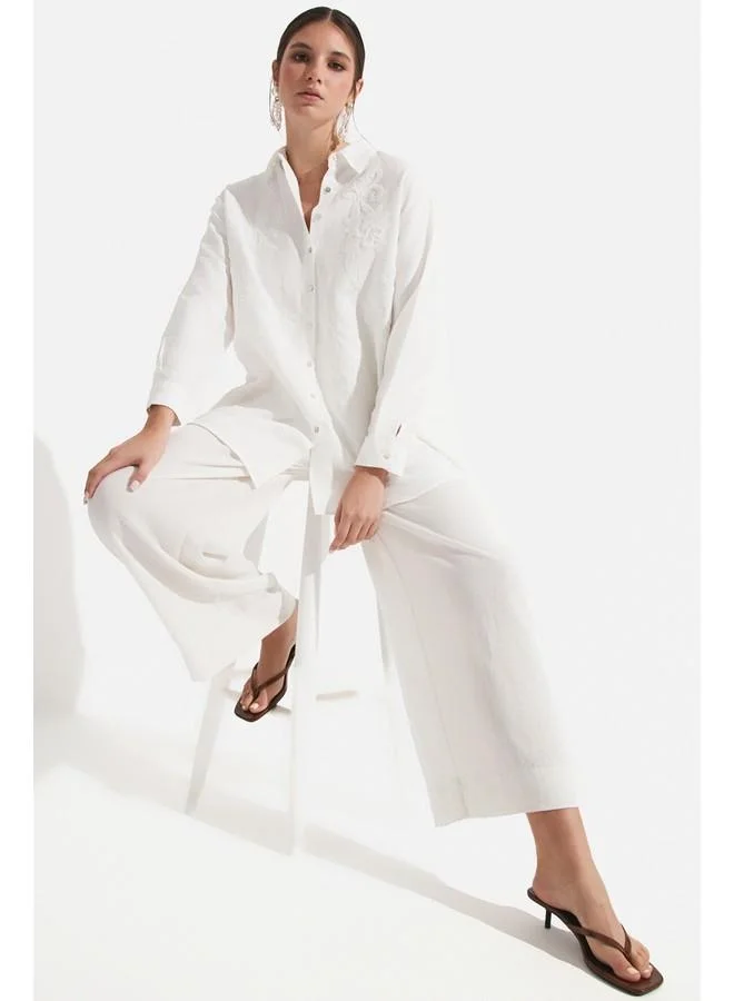 جون June Women Exclusive Oversize/Loose Fit Linen Blend Embroidered Detail Shirt Ecru