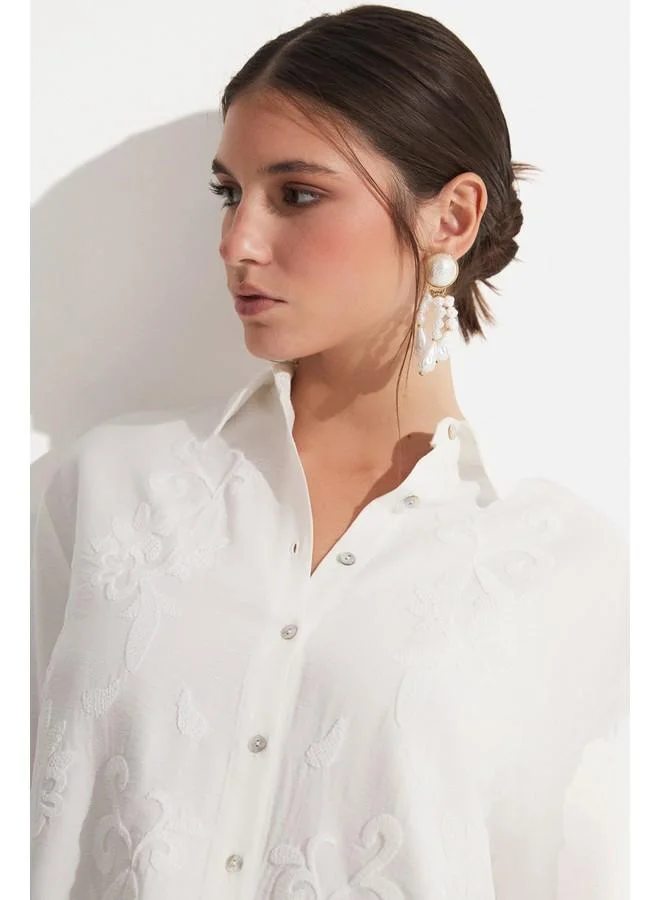 جون June Women Exclusive Oversize/Loose Fit Linen Blend Embroidered Detail Shirt Ecru