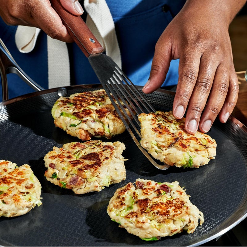 HexClad Hybrid Nonstick 13-Inch Griddle Pan, Stay-Cool Handle, Dishwasher-Friendly, Oven-Safe Up to 900Â°F, Induction Ready, Compatible with All Cooktops - Image 2