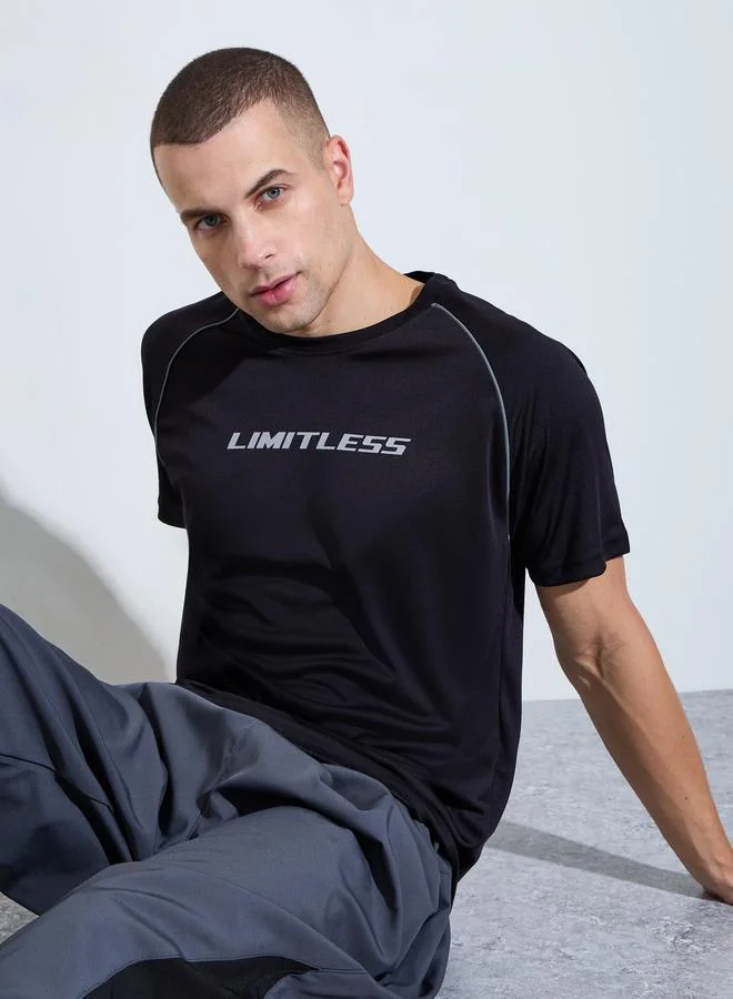 ستايلي Men Black Graphic Print Raglan Sleeves Regular Fit T-Shirt