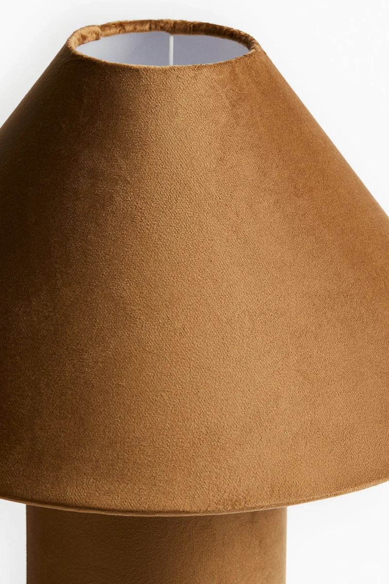 اتش اند ام مصباح طاولة بنسيج بوكليه