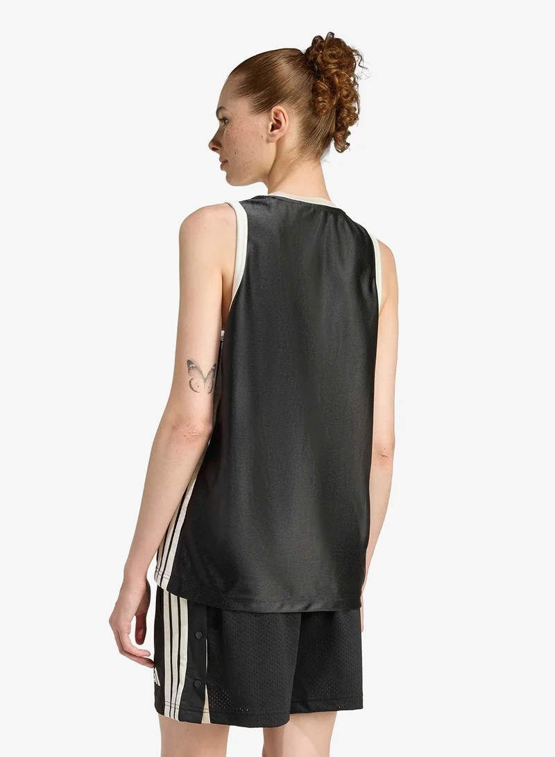 اديداس خزان الملعب