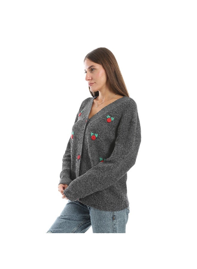 سيزار كارديجان صوف حريمي قصير  مزود بورود وزراير من الأمام - Image 3