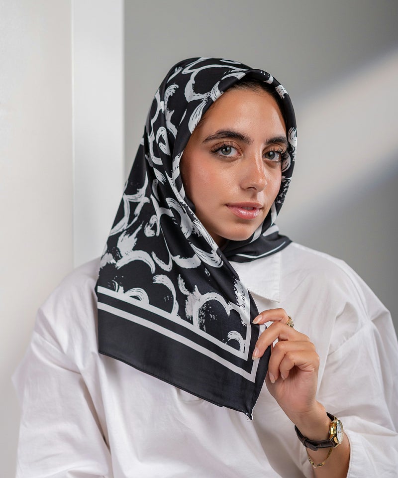 كايان طرحة ساتان أرماني دوامات ساتان مربعة بتصميم مميز - متعدد الألوان - Image 2