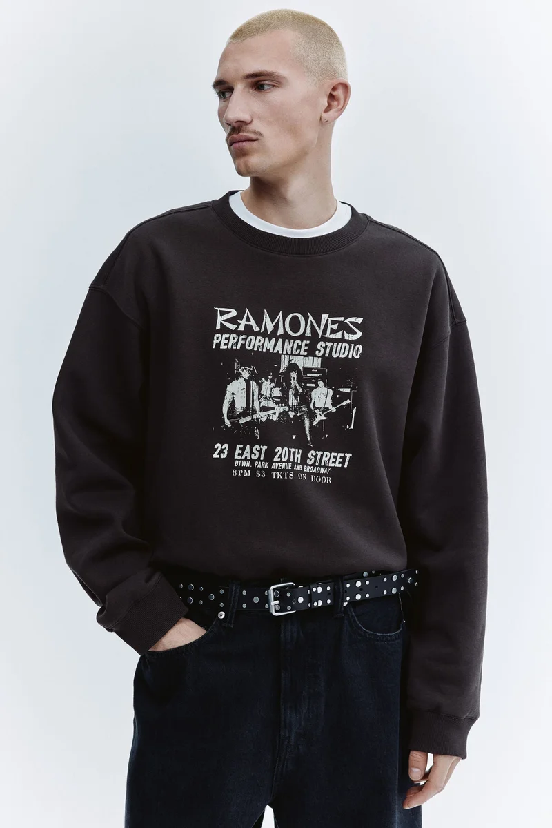 اتش اند ام بلوزة من القطن السميك بقصة مريحة