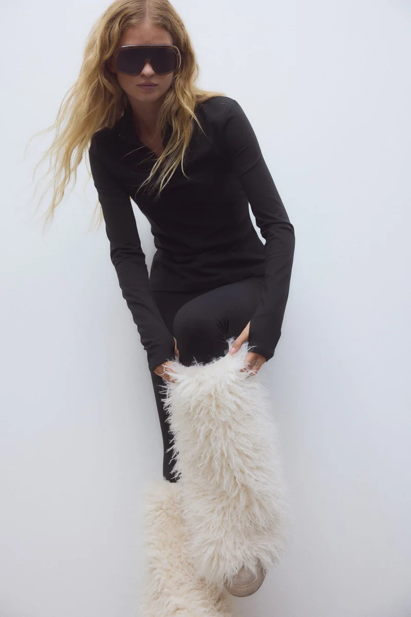 اتش اند ام جاكيت رياضي من نسيج سوفت موف