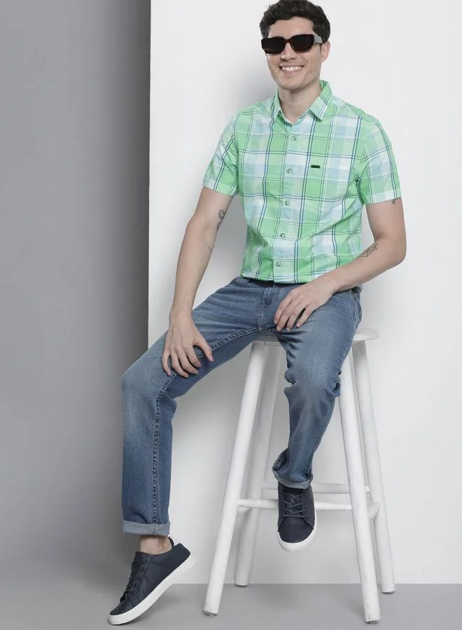 شركة المرآب الهندية Men Slim Fit Checkered Half Sleeves Cutaway Collar Casual Shirt