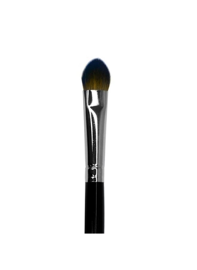 Cinema Secrets E38- Pointed Packing Eyeshadow Brush  - Image 2