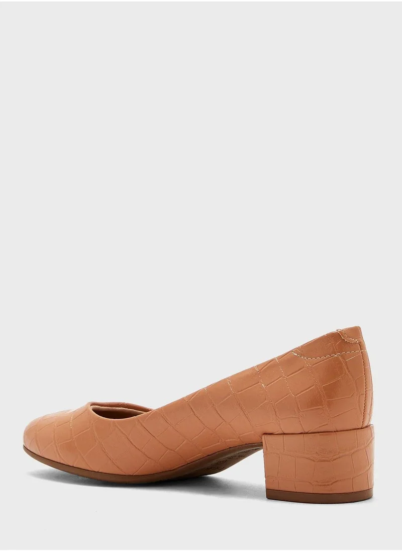 Beira Rio Ankle Strap Low Heel Pumps