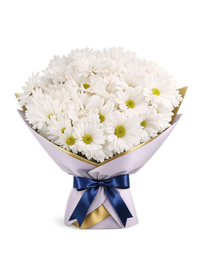 Chrysanthemum, White - 10 stems, Colombia