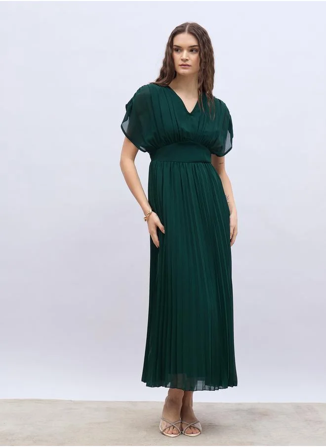 Styli Styli Solid Ruched Extended Sleeves Pleated A-Line Maxi Dress