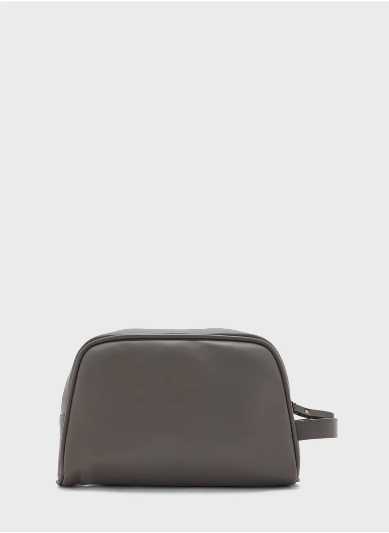Seventy Five Men's Travels Wash Bag