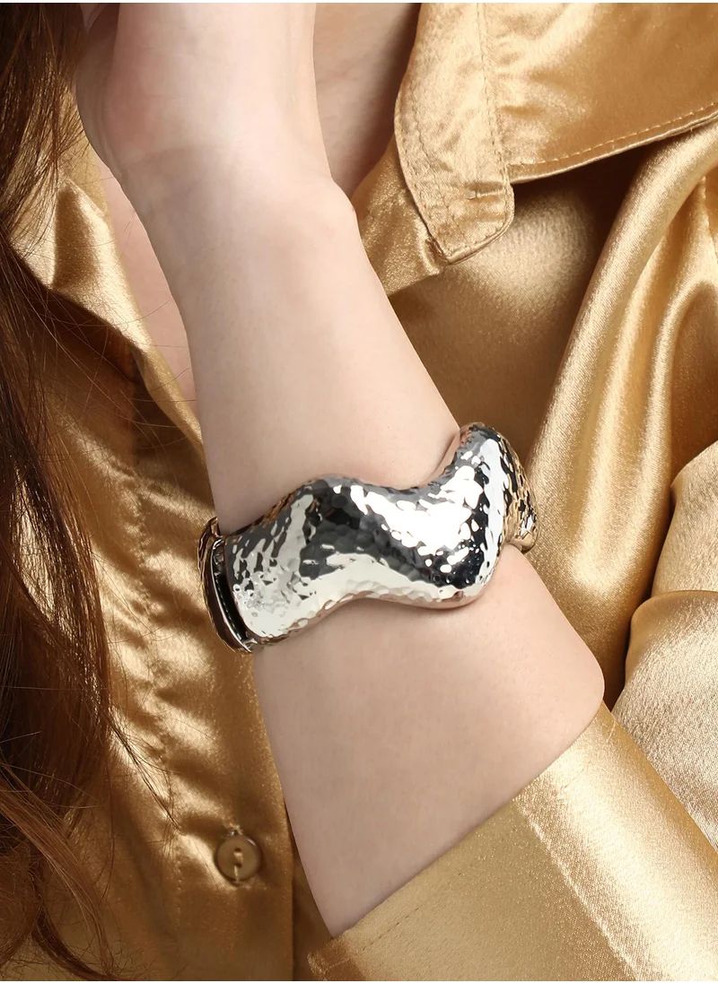 سوهي Women's The Dented-Wave Bangle Bracelet