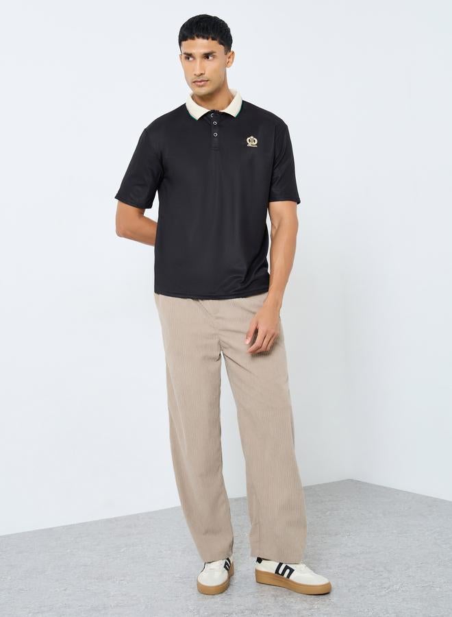 ستايلي تيشيرت بولو بتفاصيل مُطرزة - Image 2
