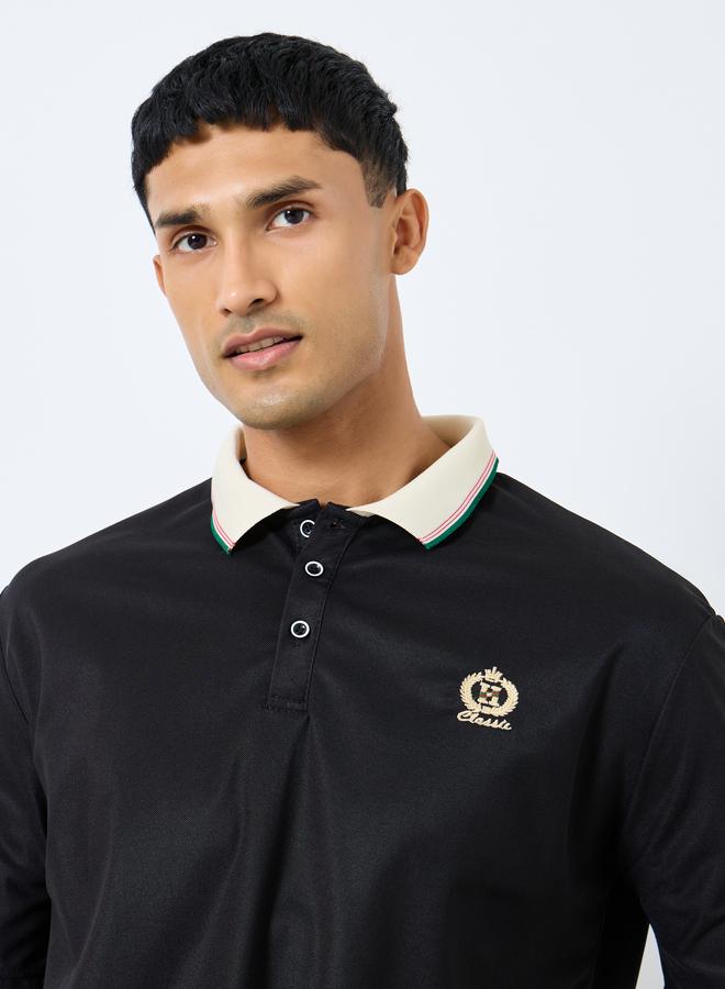 ستايلي تيشيرت بولو بتفاصيل مُطرزة - Image 3