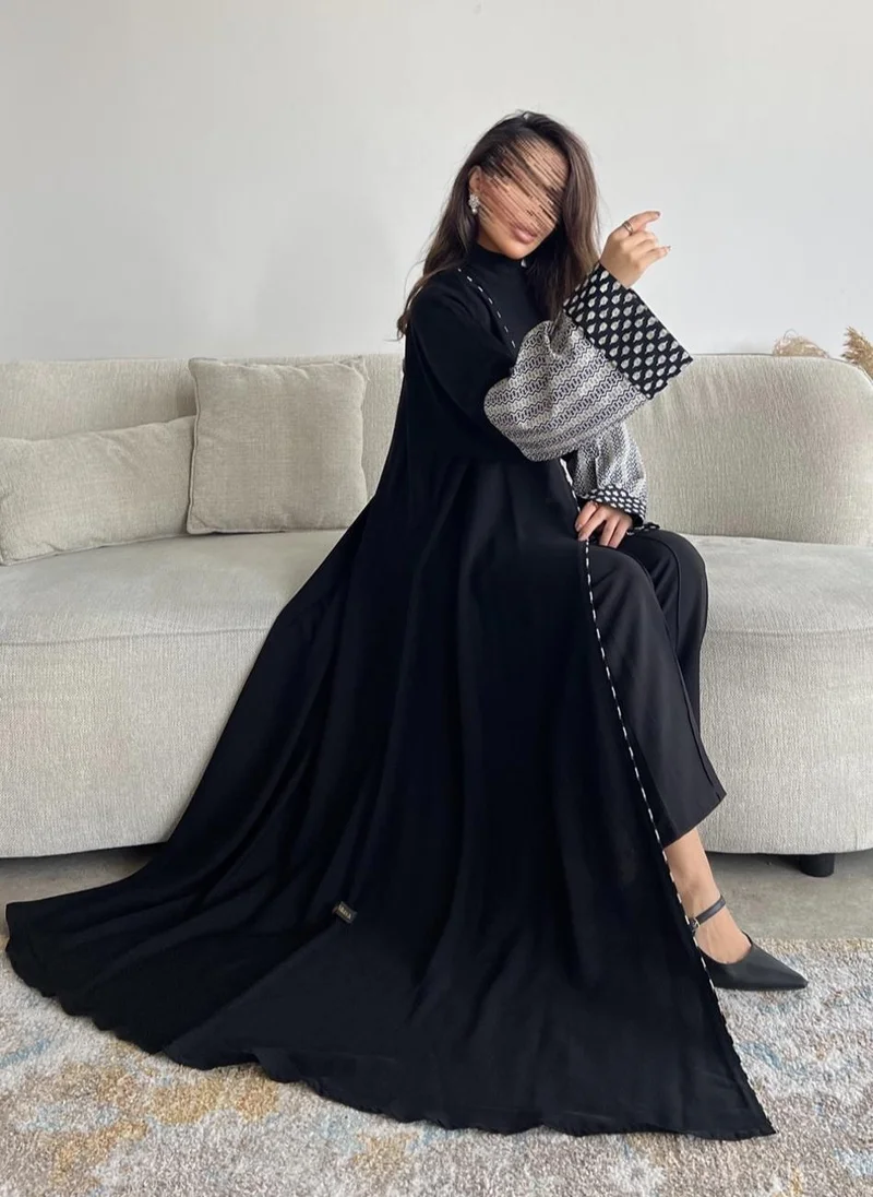 Lusin Abaya Royal Crepe Abaya with Luxe Folded Indian Linen Sleeves