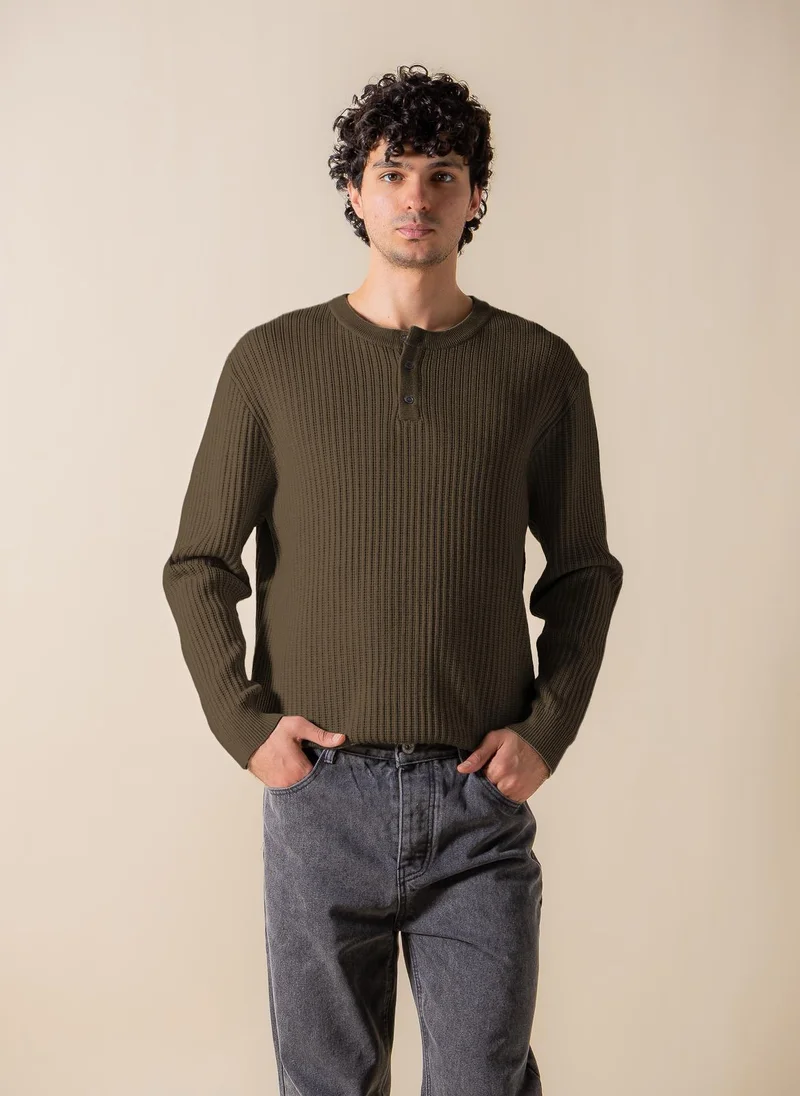 SHAPES TEXTURED HENLEY SWEATSHIRT