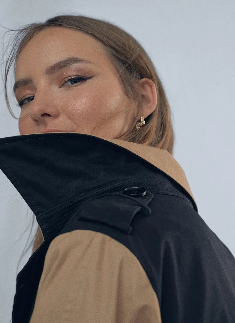 Lola Casademunt Contrast trench coat