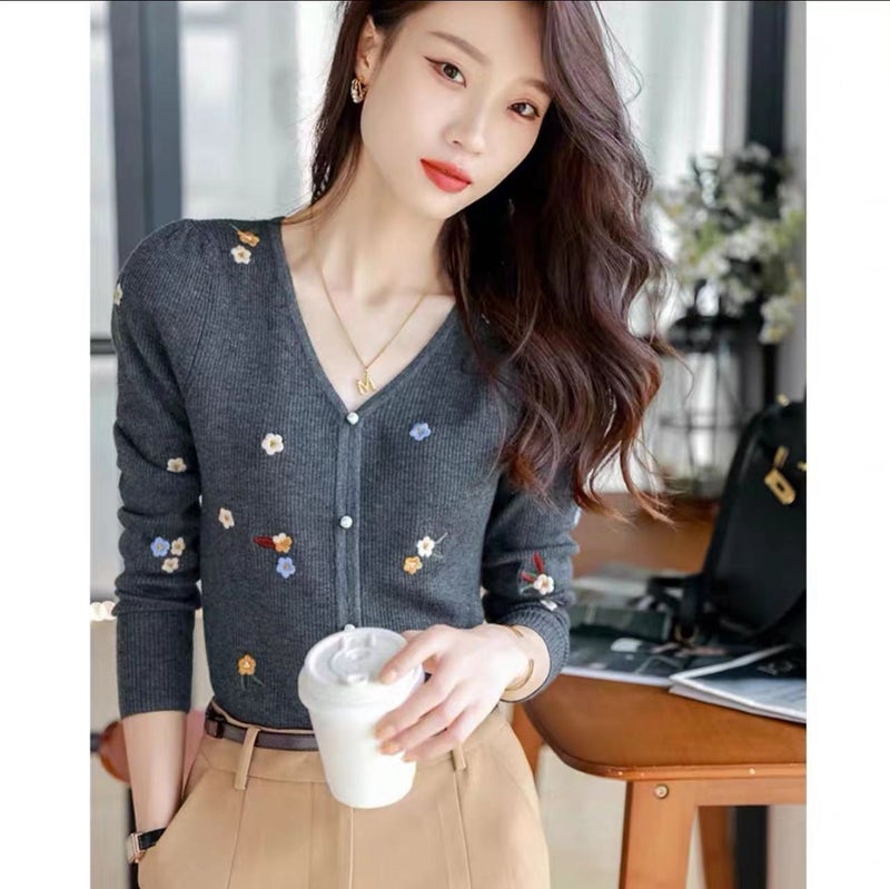 French small romantic ~ hair exquisite gentle heavy industry embroidery V-neck pullover long sleeve sweater women autumn skin-friendly soft autumn Grey  - Image 4