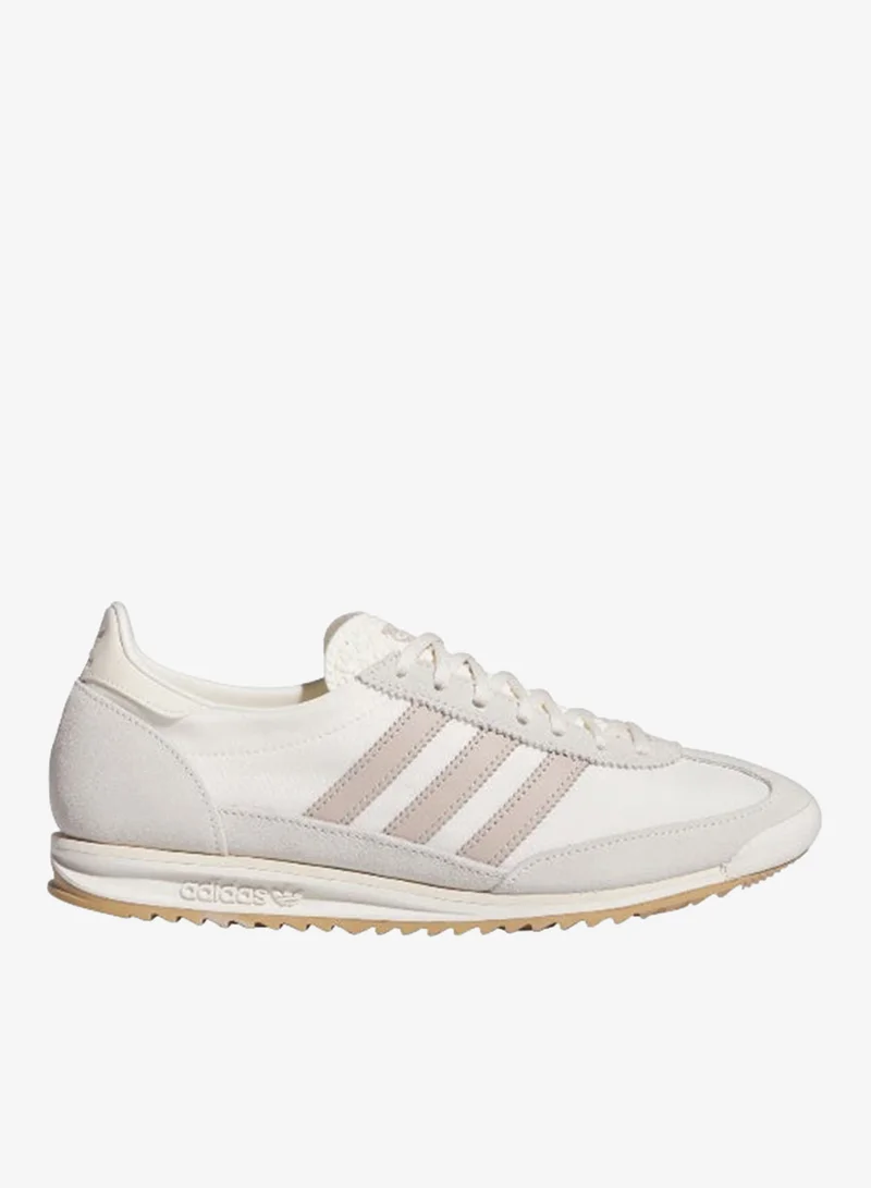 adidas أحذية أديداس     بيضاء أصلية للنساء