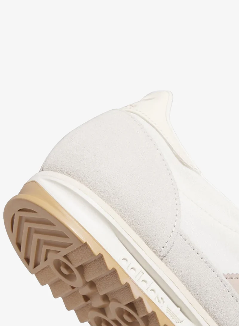 adidas أحذية أديداس     بيضاء أصلية للنساء