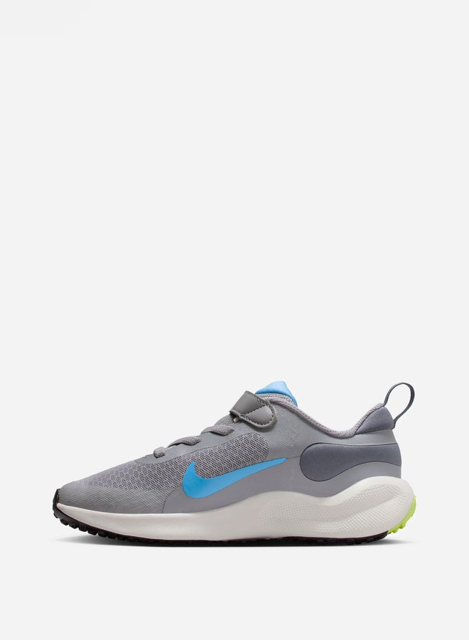 Nike Revolution 7 Shoes - Image 3