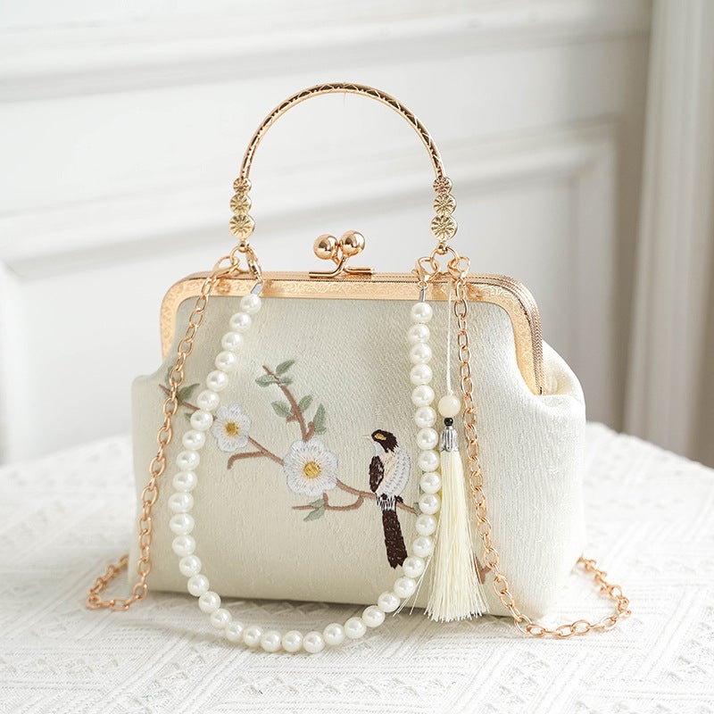 New Chinese Style Embroidered Handbag with Chain Strap - Image 1