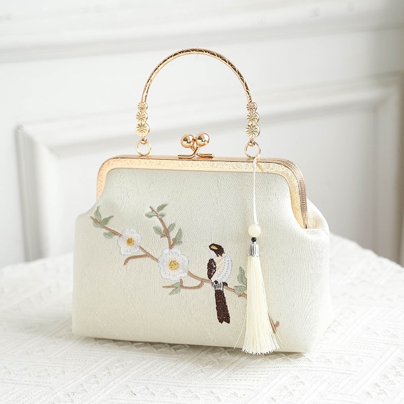 New Chinese Style Embroidered Handbag with Chain Strap - Image 4
