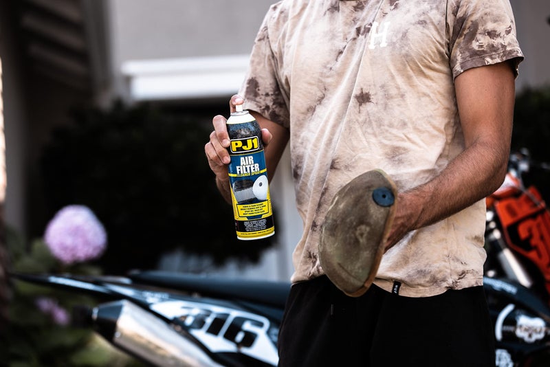 PJ1 15-22 Air Filter Cleaner Spray - 15 Ounce - Image 2