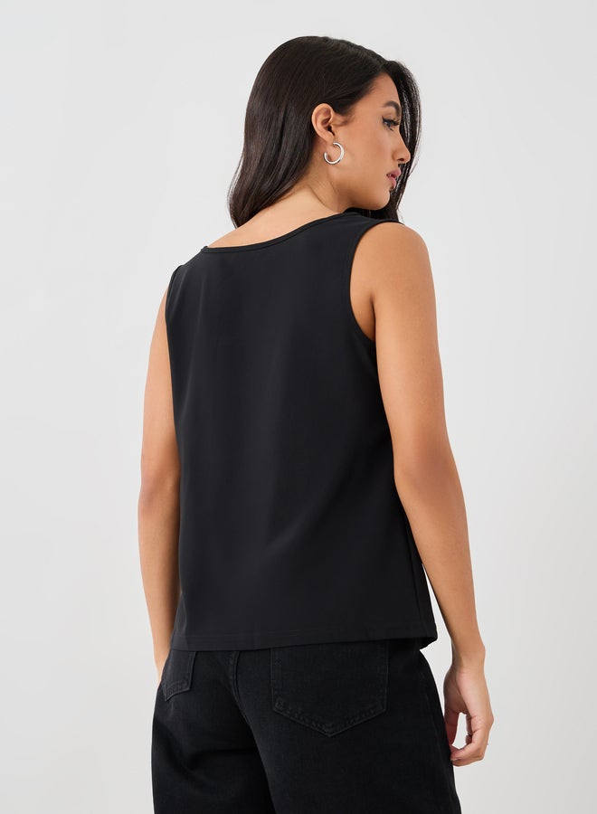 Styli Styli Solid Scoop Neck Sleeveless Top  - Image 4