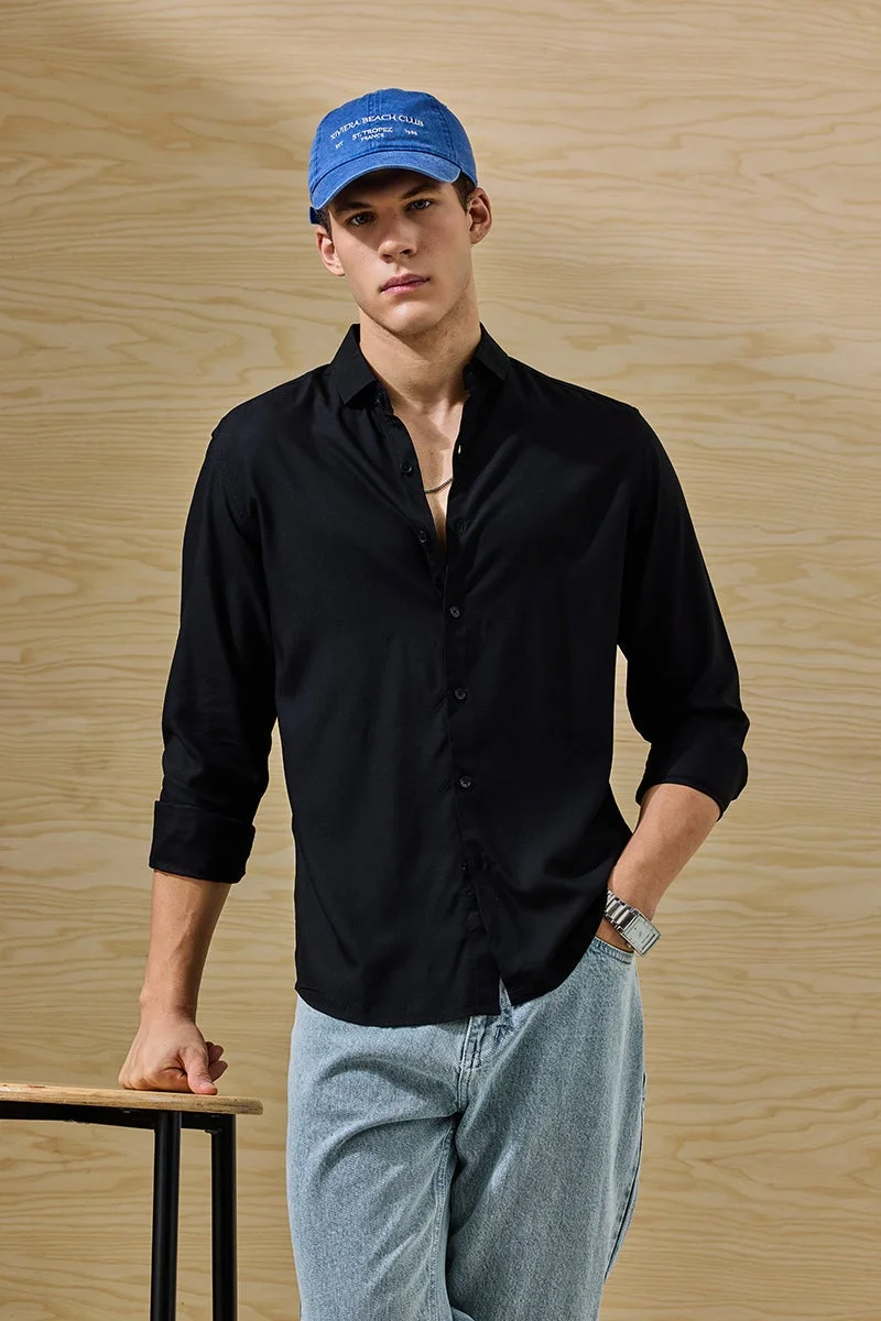 سنيتش قميص أسود فيسكوز بقصة ضيقة