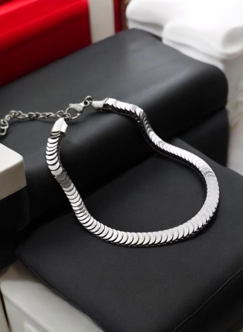 إيكوال اسوارة نسائية أنيقة من الاستانلس ستيل باللون الفضي - Image 2