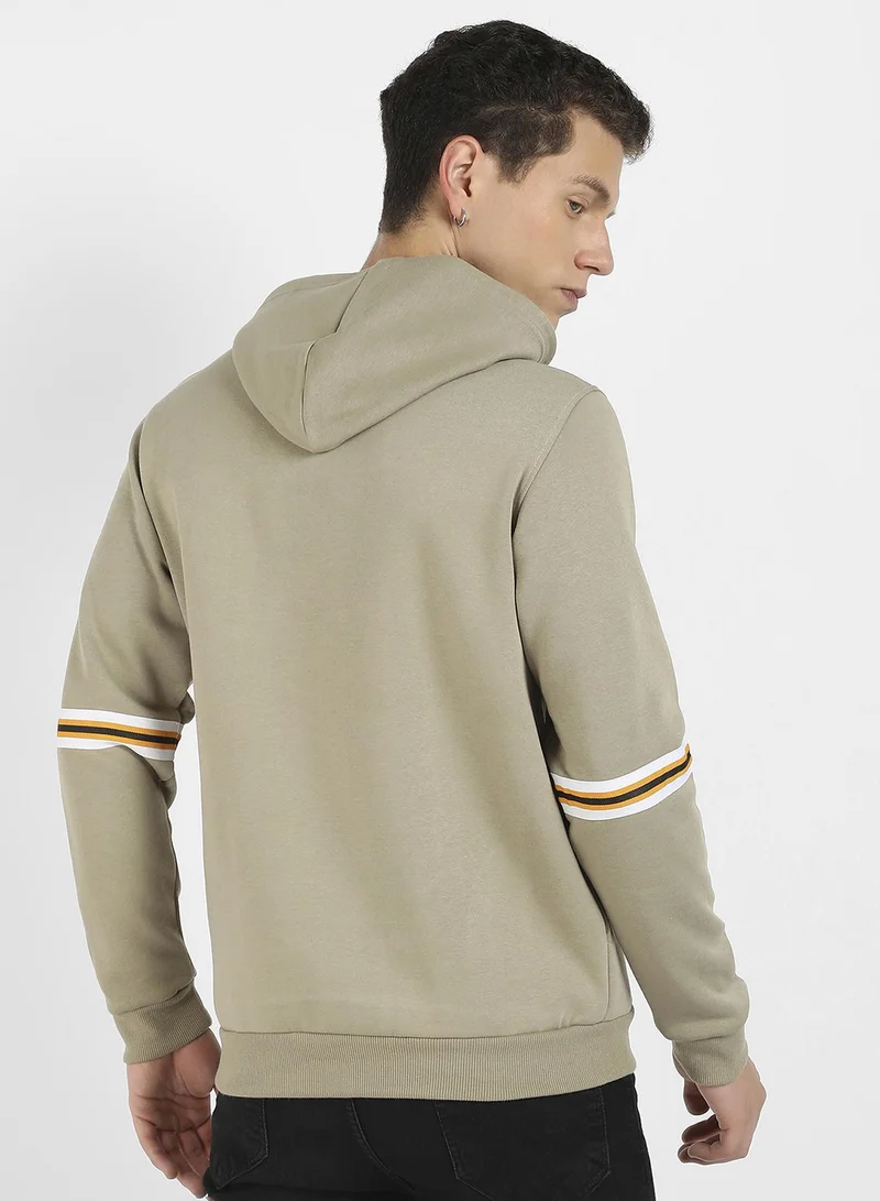 Campus Sutra Men's Light Olive Panel-Sew Pullover Hoodie