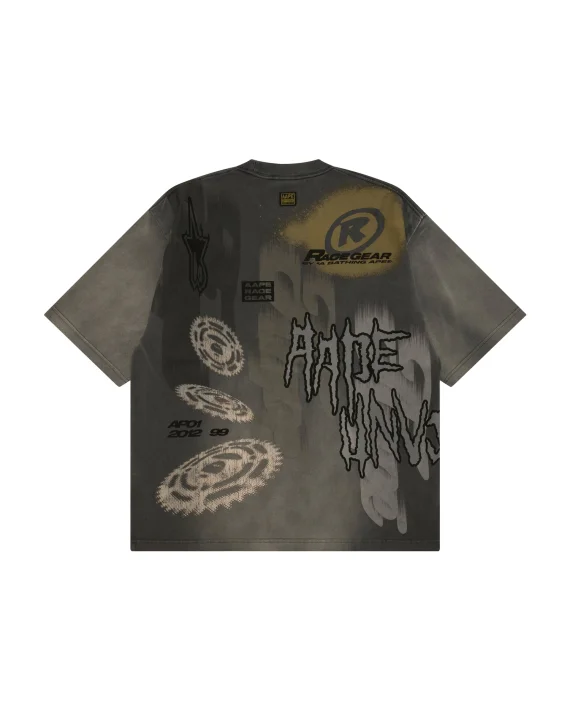 أيب باي *أي باثينج أيب® AAPEUNVS graphic tee