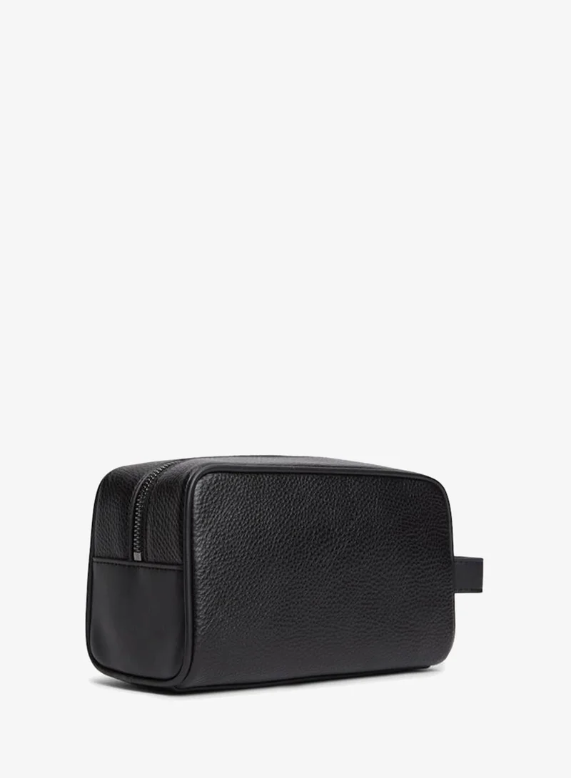 TOMMY HILFIGER  Central Washbag for Men | Best Price UAE