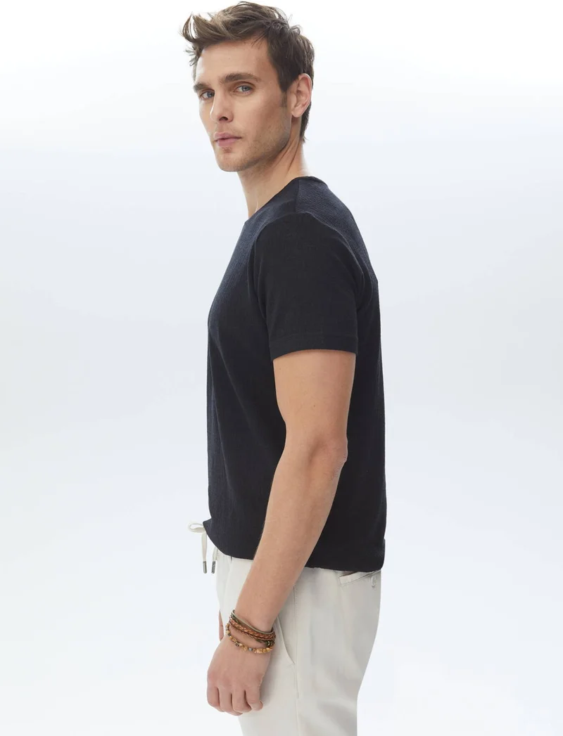 كيب Black Jacquard Crew Neck Cotton Blend T-Shirt