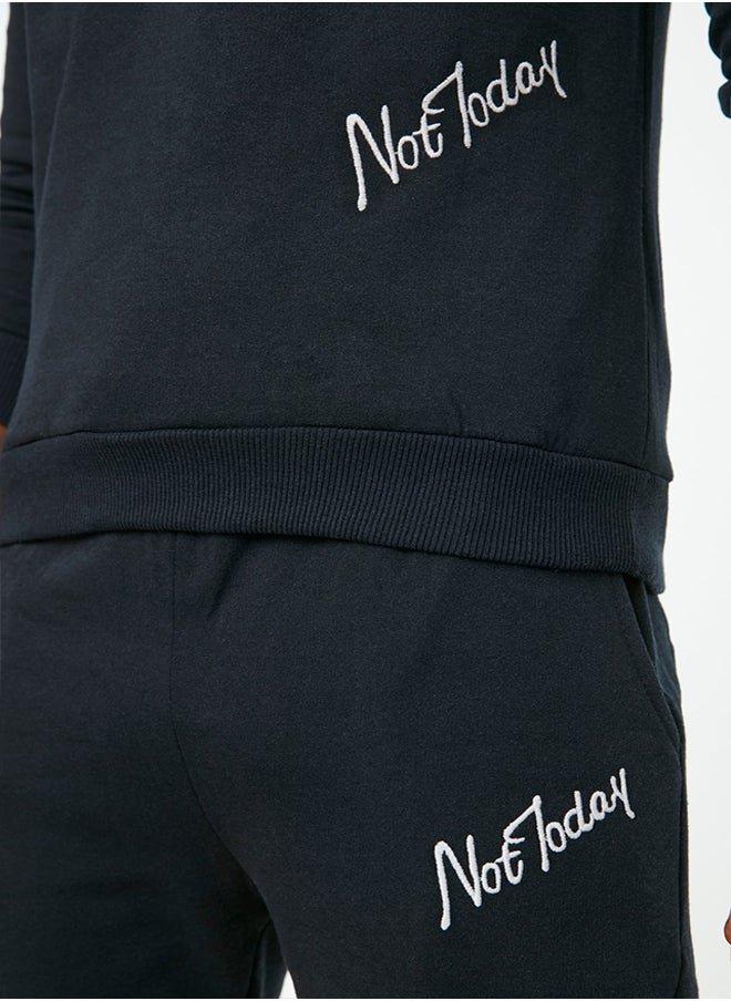 trendyol - Navy Blue Tracksuit Set Regular/Normal Cut With Fleece Text Embroidery Inside Warm Keeping TMNAW21EM0082 - Image 1