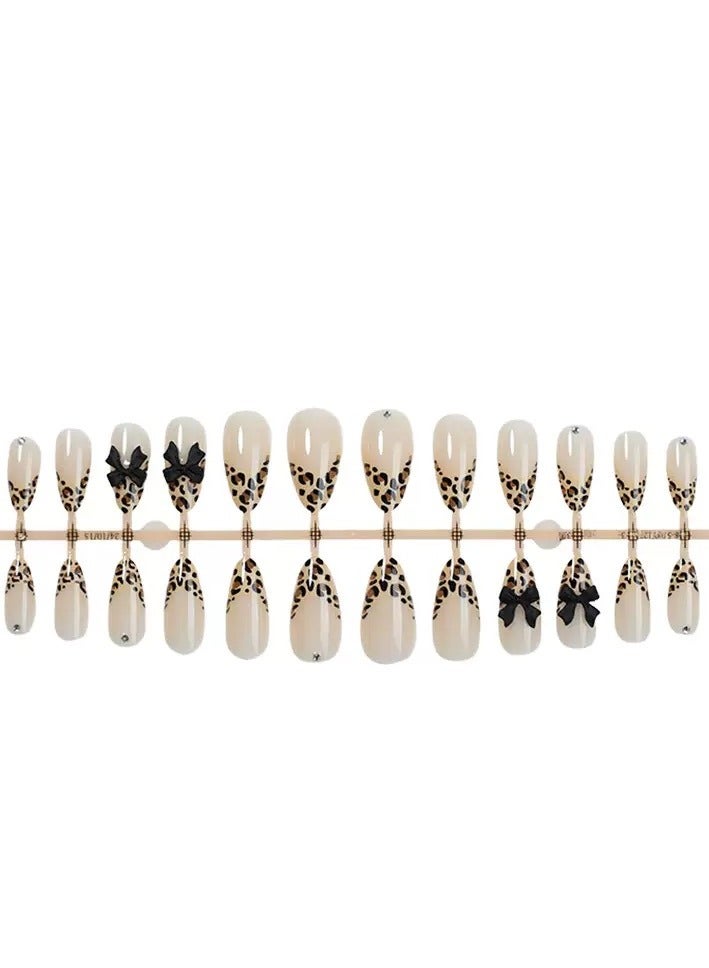 SYNSYB SYNSYB French Tip Press On Nails - Package Soft Gel French false Nails Short, Salon-quality Press On Nails, Seamless Glue-on Nails for Woman Nail Art Manicure  - Image 5