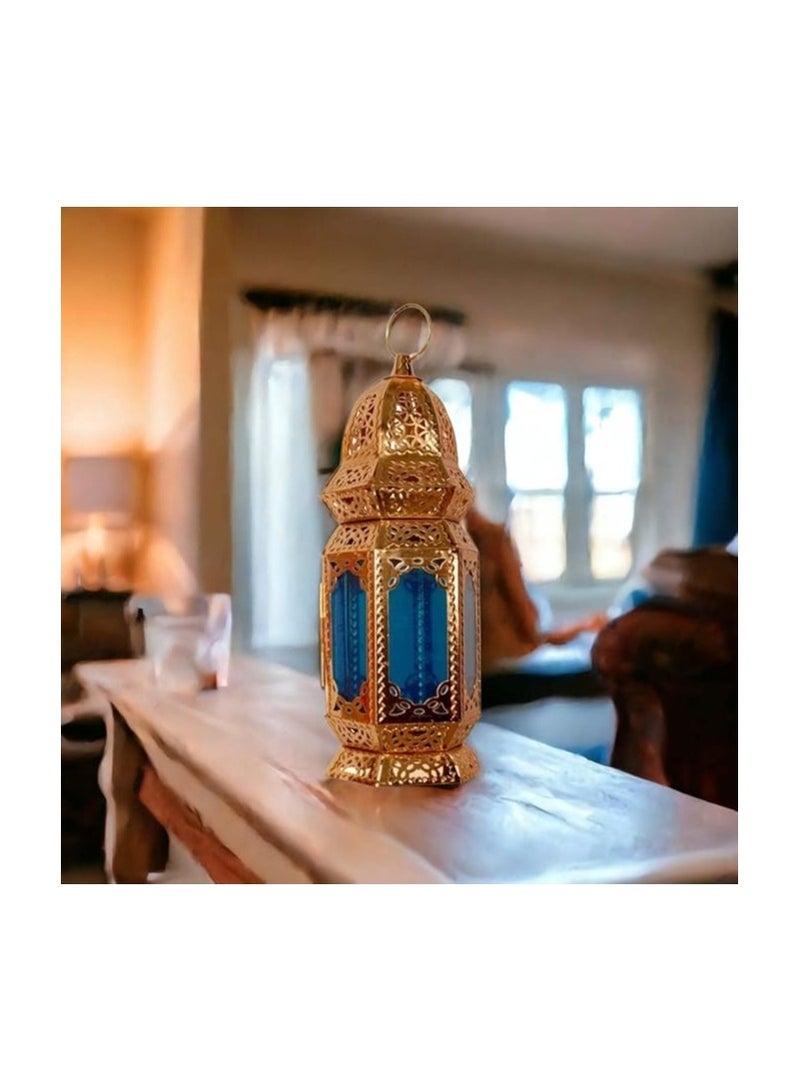 فانوس رمضان زجاج معدن 48 سم مزخرف على الطراز الإسلامي لون ذهبي - بتصميم متميز شكل رائع للديكور - زجاج شفاف - قد يختلف التصميم. - Image 2