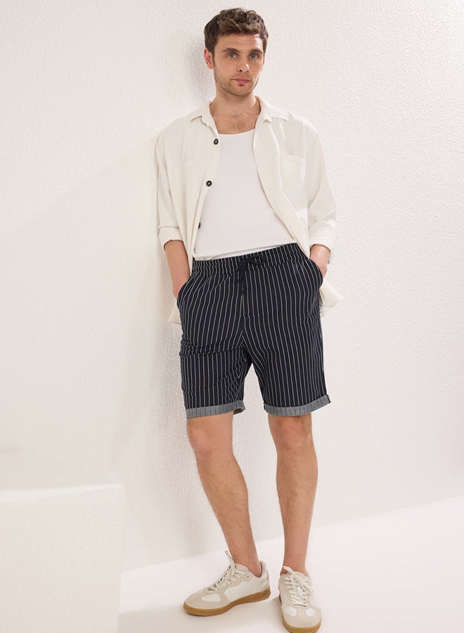 trendyol Navy Blue Regular Mid Length/Normal Cut Striped Shorts  - Image 2
