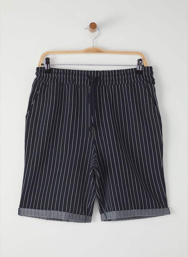 trendyol Navy Blue Regular Mid Length/Normal Cut Striped Shorts  - Image 5