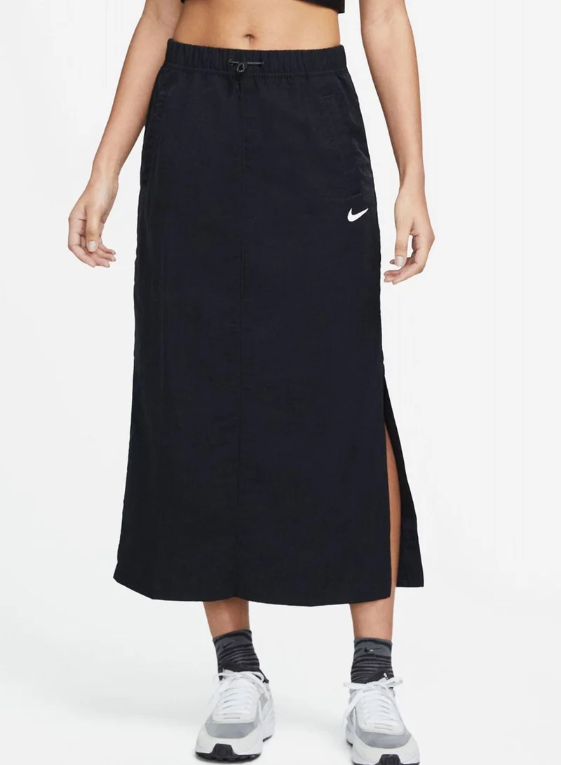 Nike Essential Woven High-Rise Skirt