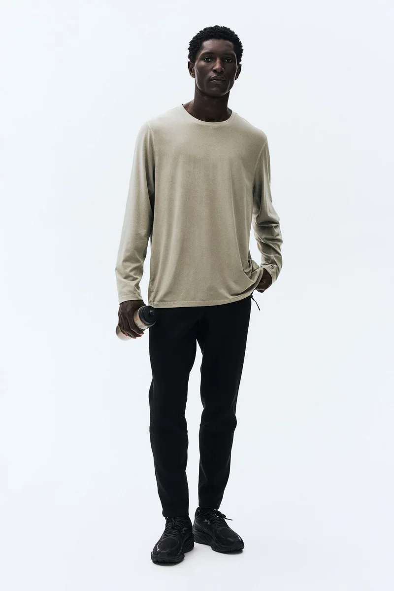 اتش اند ام بنطلون رياضي بساق مدببة من نسيج دراي موف