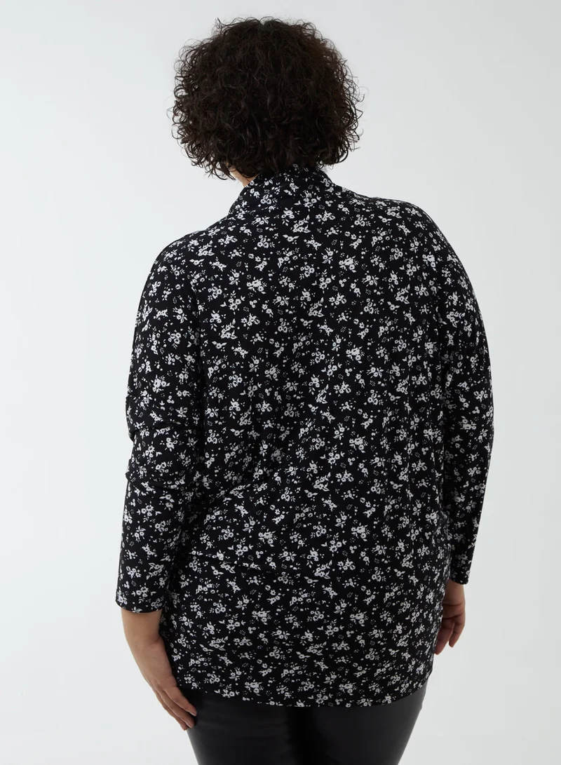 بلو فانيلا بلوزة بفتحة واسعة وحافة متدرجة