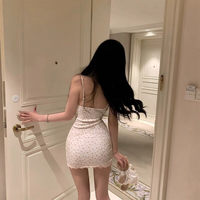Sweet & Sexy Bodycon Short Nightgown with Floral Print and Removable Pads - Image 4