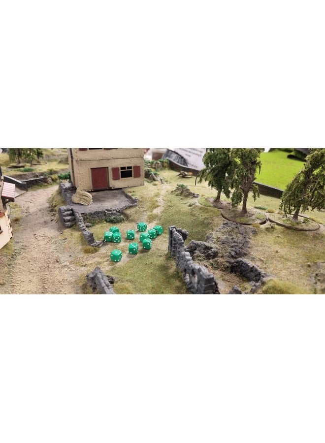 WARLORD GAMES حزمة نرد Warlord Games 30x D6 | مجموعة نرد سداسي الأوجه بقعة خضراء كلاسيكية 10 مم | لألعاب الطاولة الكلاسيكية والمحترفة - Image 2