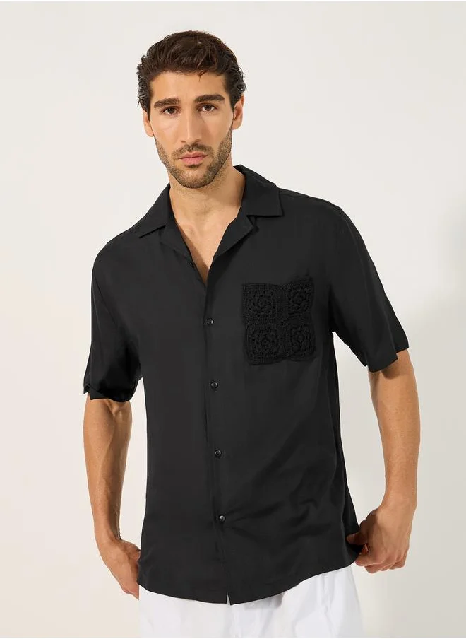 Styli MEN RELAXED FIT RESORT COLLAR SHIRT WITH CROCHET POCKET