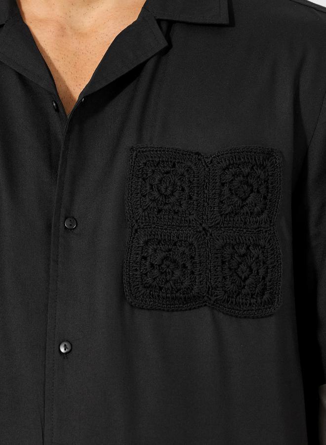 Styli MEN RELAXED FIT RESORT COLLAR SHIRT WITH CROCHET POCKET  - Image 3