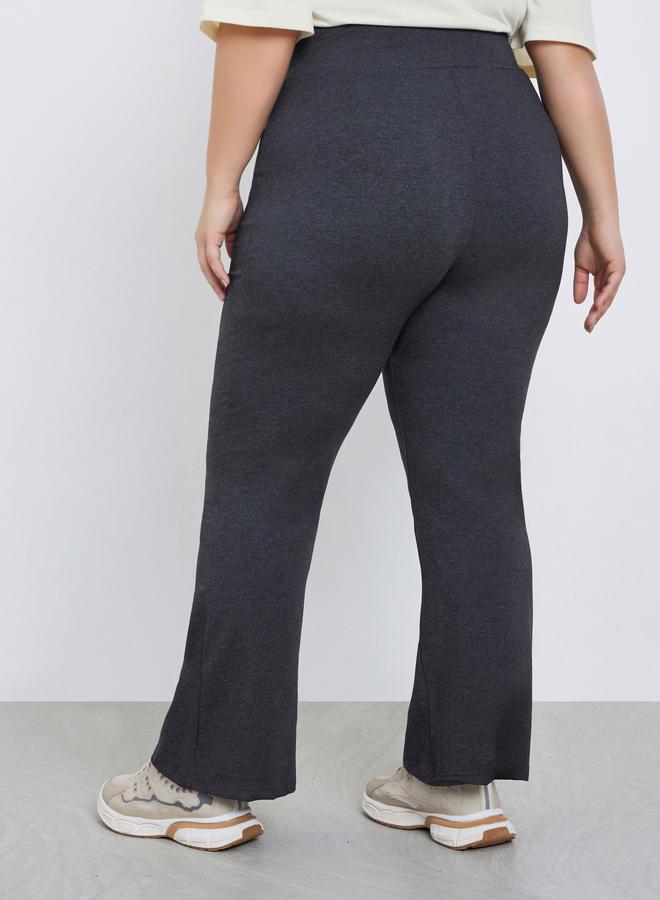 Styli Plus Size V Shaped Waistband Flared Leggings - Image 4